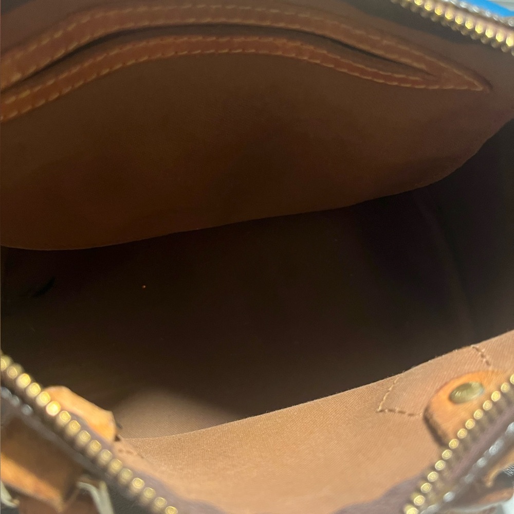 Authentic Louis Vuitton Speedy 25 Bag - Picture 2 of 8